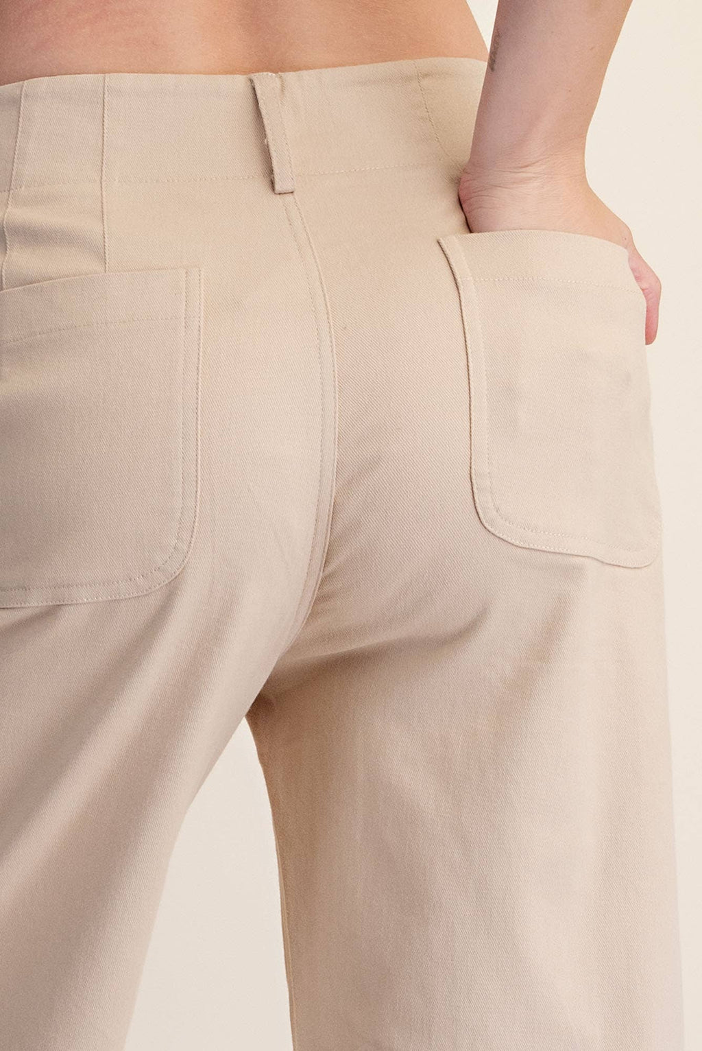 Cropped Scallop Pocket Wide-Leg Pants