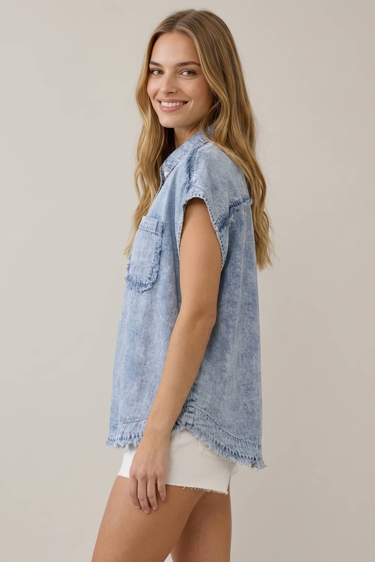 DENIM FRAY DOLMAN SHORT SLEEVE TOP