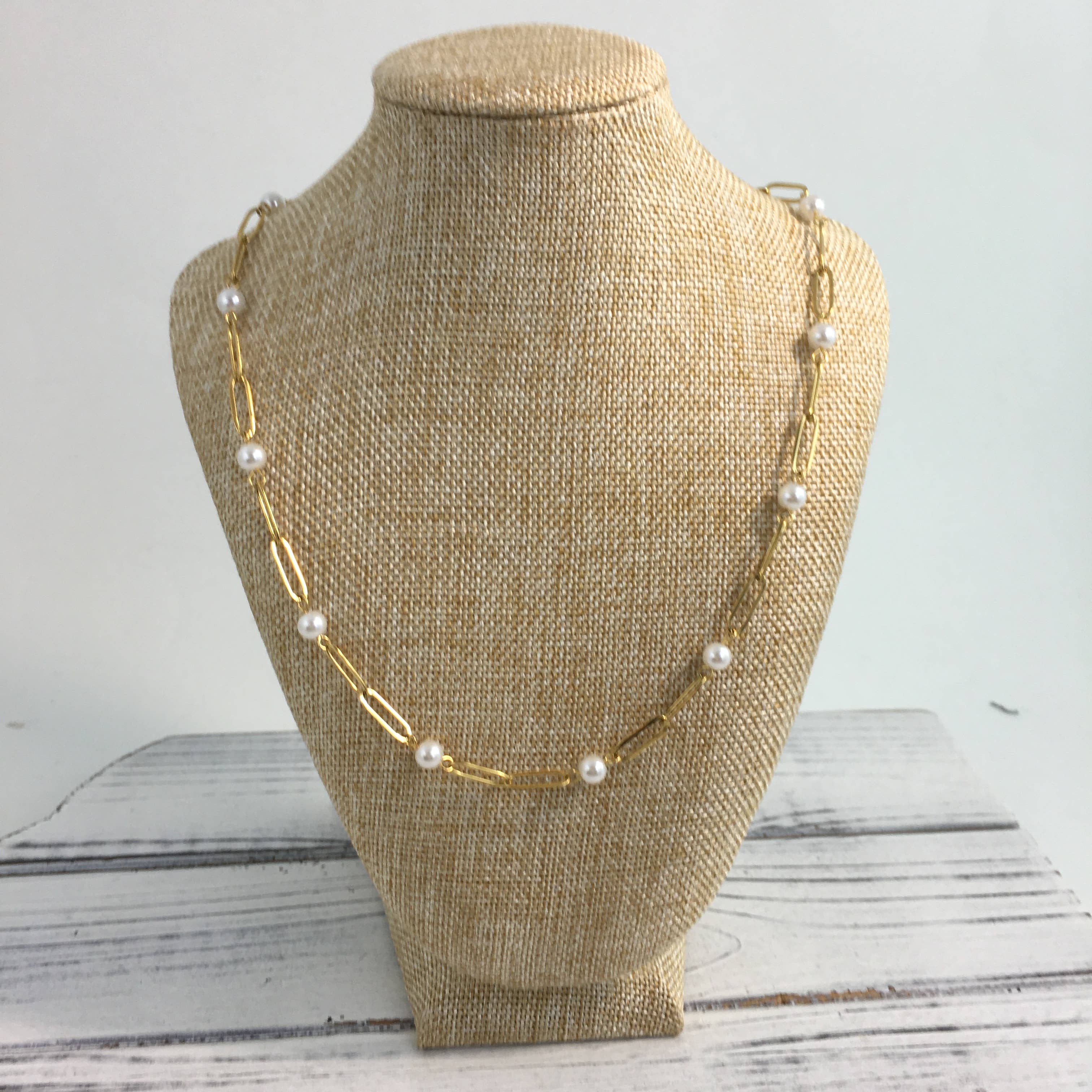 Pearl chain link necklace 