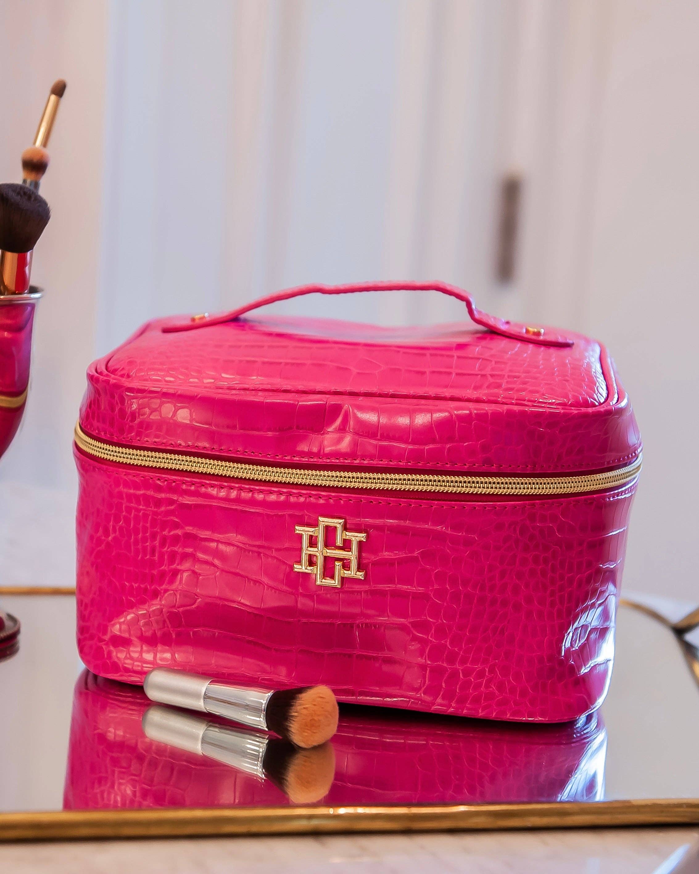 Caroline Hill- Hampton Train Case Hot Pink