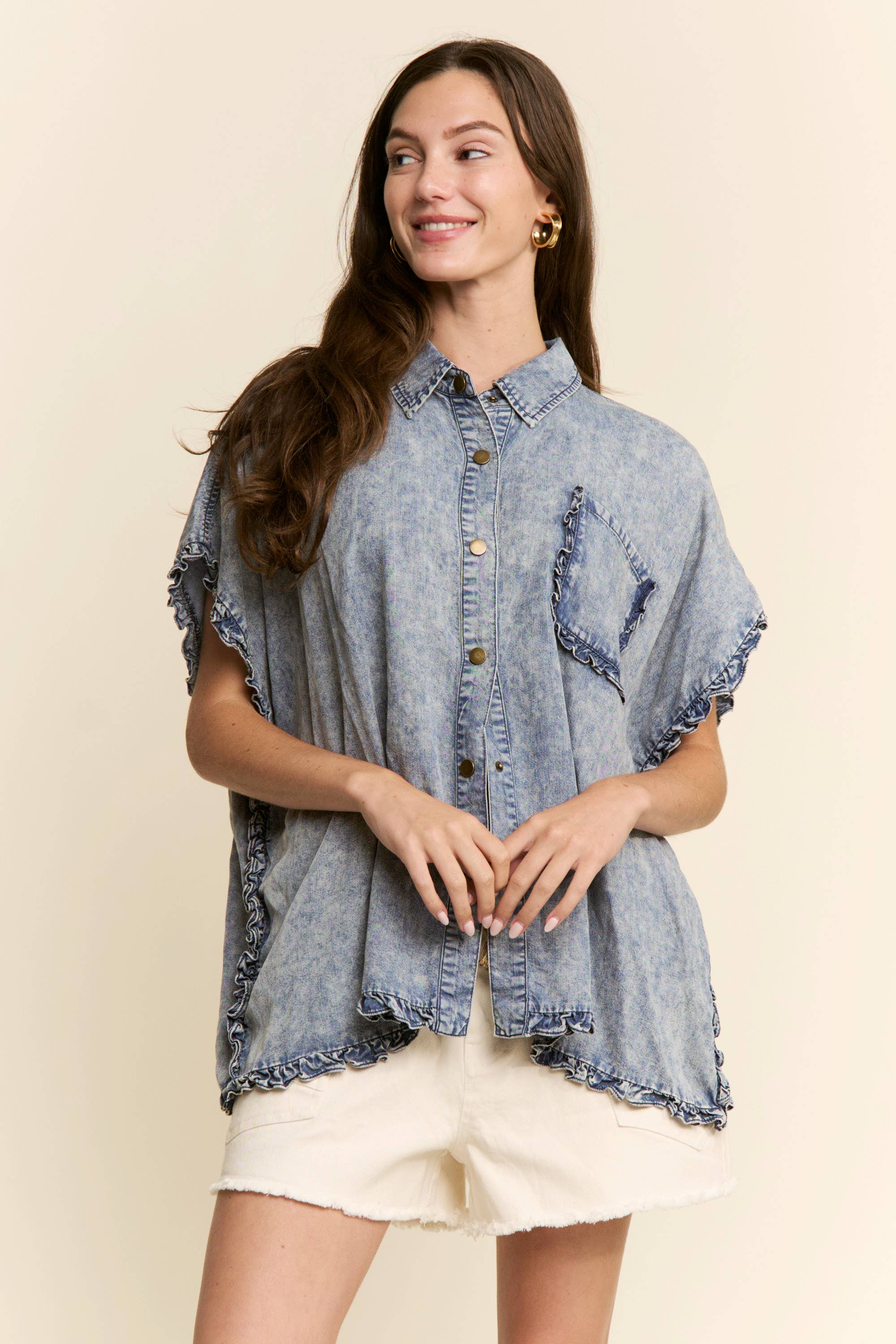 LIGHT DENIM BUTTON DOWN TOP